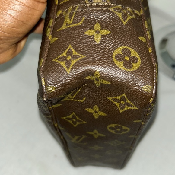 Louis Vuitton Monogram Trousse Toilette 28 - Picture 8 of 12